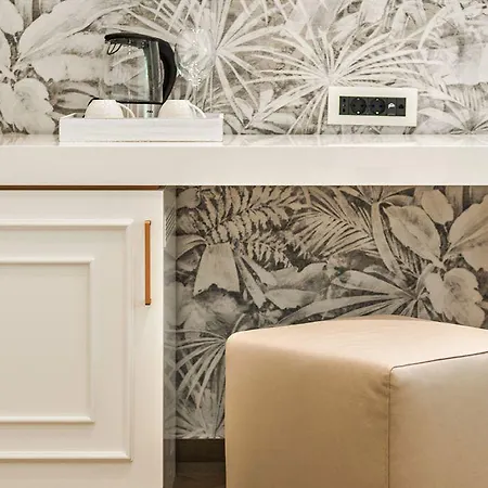 Frühstückspension Miraval Luxury 4*