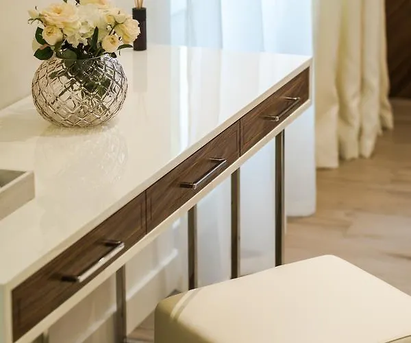 Miraval Luxury Nocleg ze śniadaniem