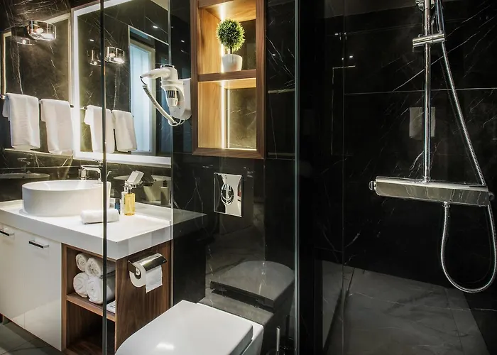 Miraval Luxury Nocleg ze śniadaniem 4*