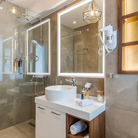 Alojamento de Acomodação e Pequeno-almoço Miraval Luxury Split